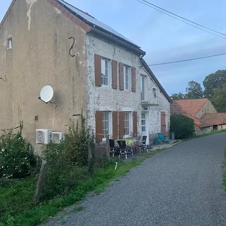 Liages Situe Dans Le Bourbonnais 1 Lit Double Et Un Clic Clac *